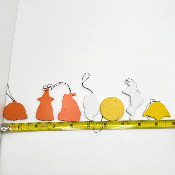 Halloween Set of 7 Wood Hanging Ornament Witch Ghost Pumpkin Skeleton Bat Vtg - Picture 9 of 10